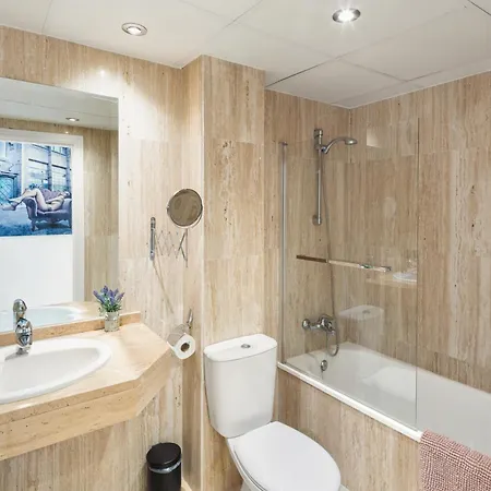 Luxury With Beautiful Views Apartment